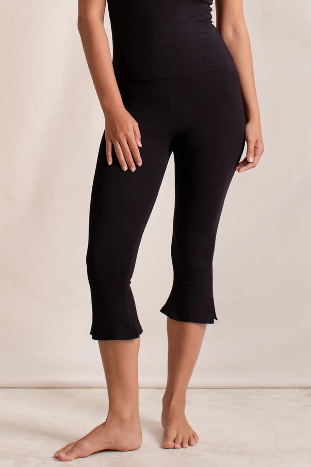Side Slit Capris Leggings