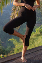 Side Slit Capris Leggings